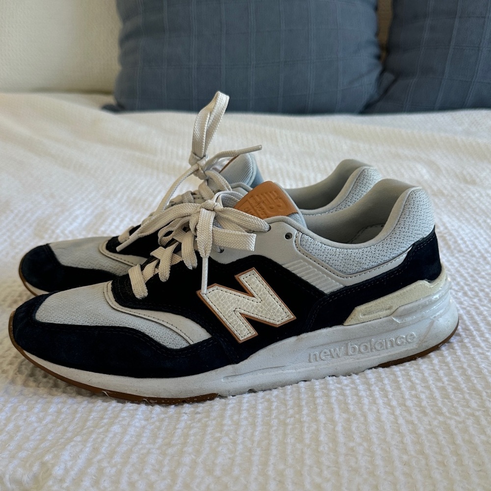 New Balance Women’s sneakers